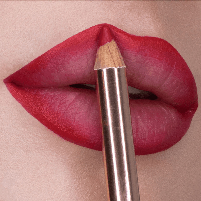 كيارا فيراني ليب لاينر كيس ماركر 01