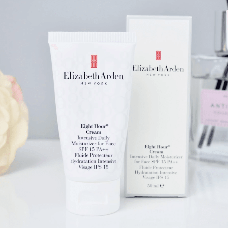 إليزابيث أردن كريم مرطب يومي للوجه إيت آور بمعامل حماية من الشمس 15 PA+++ – 50 مل