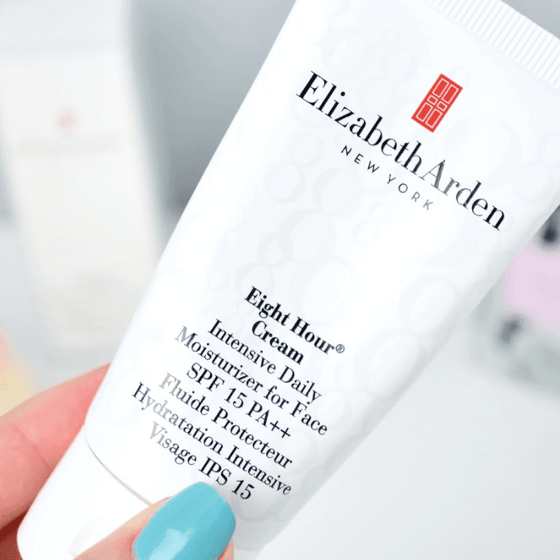 إليزابيث أردن كريم مرطب يومي للوجه إيت آور بمعامل حماية من الشمس 15 PA+++ – 50 مل
