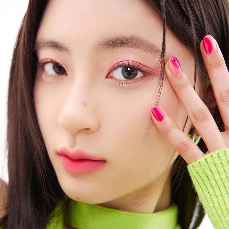 روماند آيشادو 10 ألوان رقم 07 بيري فيوشا 7.5 جم