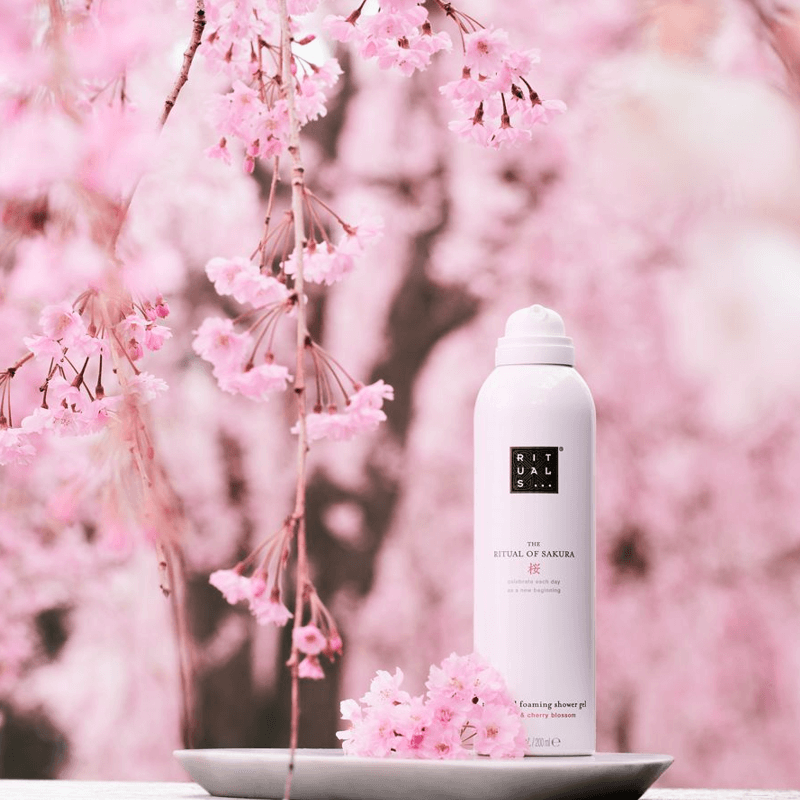 ريتشوال أوف ساكورا فومينج شاور جل 200 مل