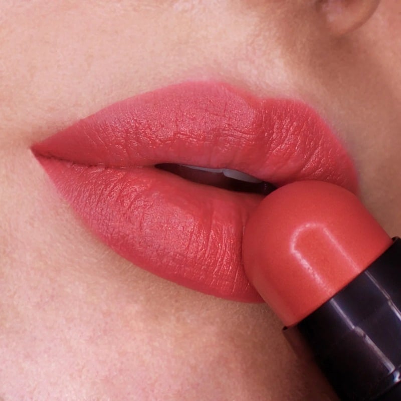 كيارا فيراني ليب اند تشيك آز يو لايك 03 ريد