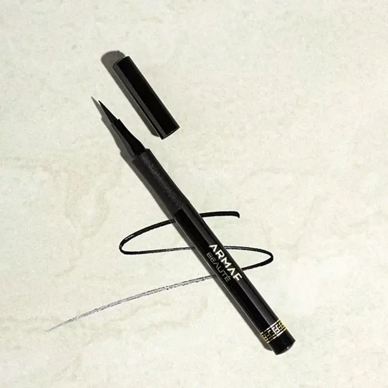 أرماف بيوتي نوير دايموند آيلاينر سائل - انتنس بلاك 01